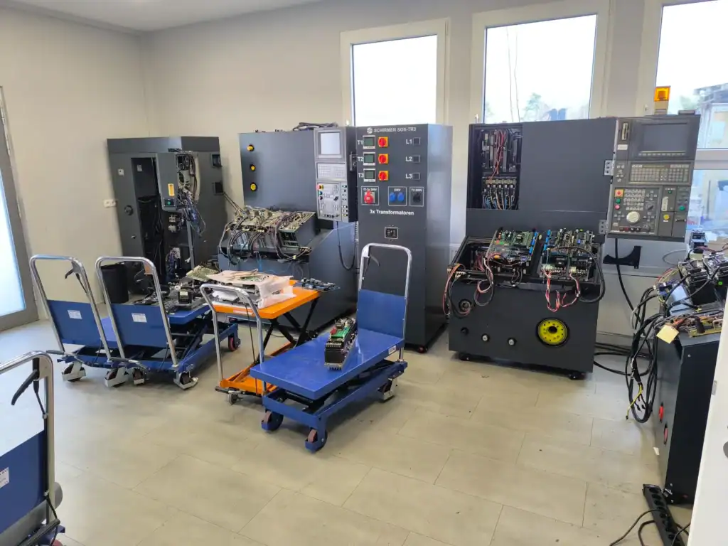 Werkstatt für CNC-Reparatur und Elektronikdiagnose