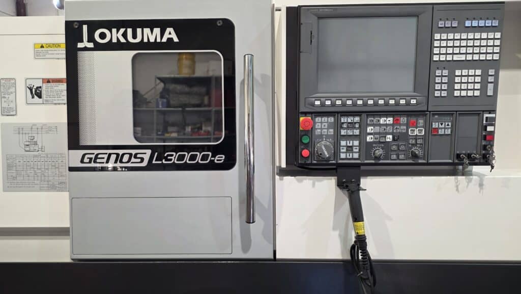 Okuma Genos L3000 CNC-Drehmaschine im Service