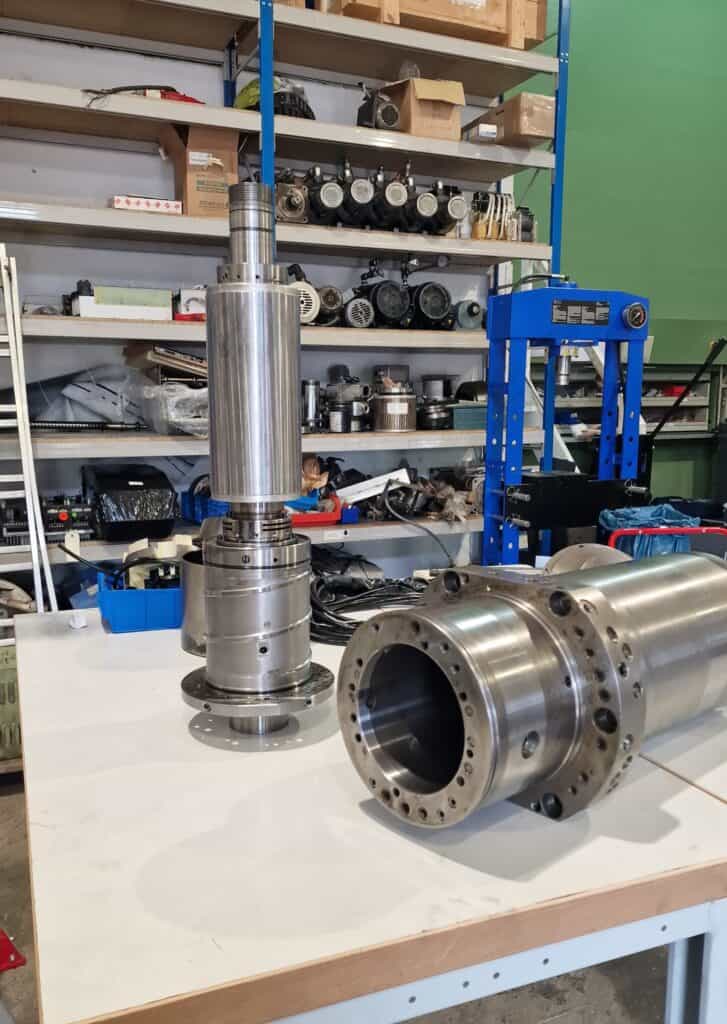 Husillo CNC Okuma – desmontaje y reparación profesional